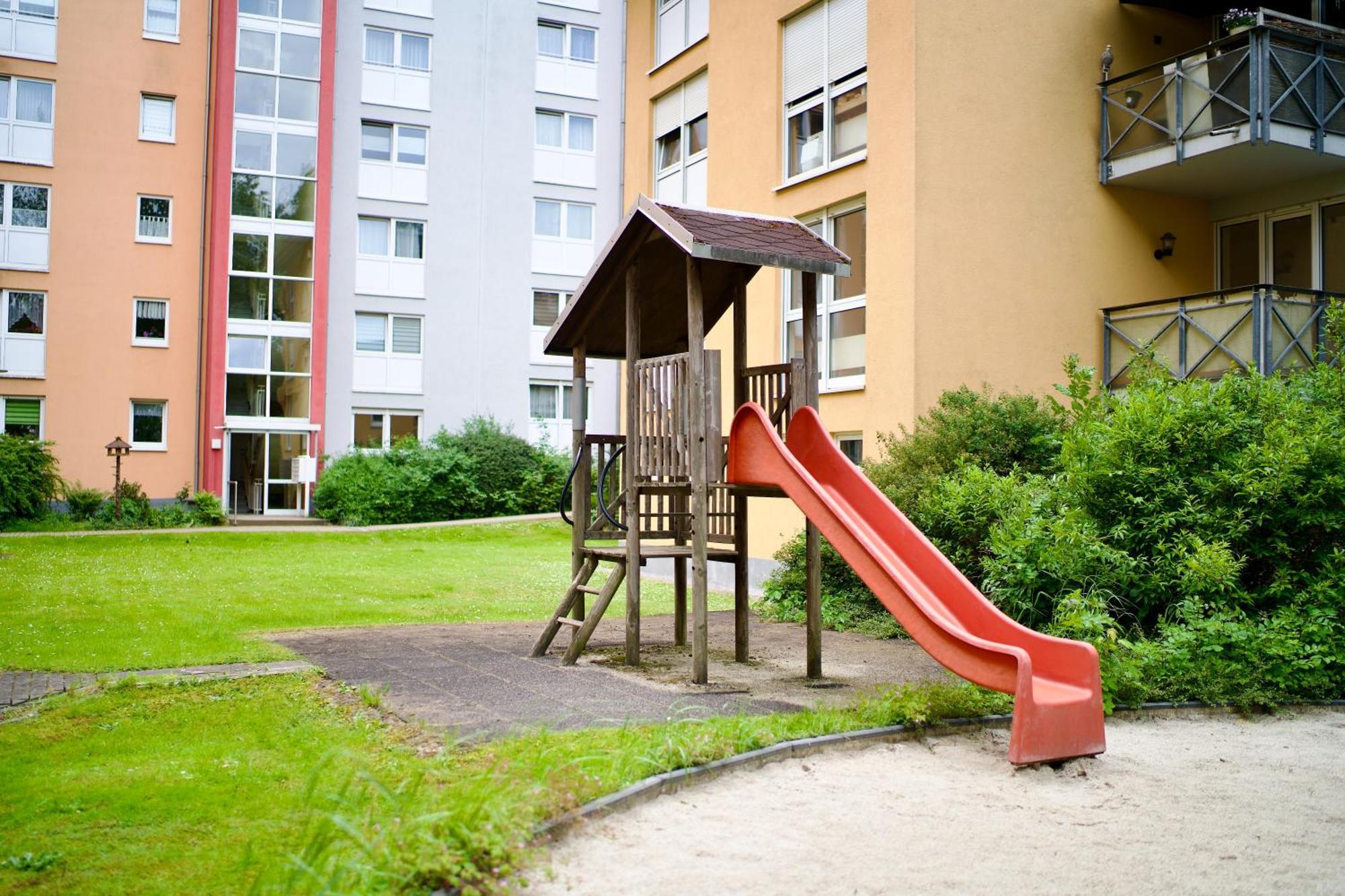 Edler Wohnraum Noble Stadtoase Mit Boxspringbett, Kaffeevollautomat, Lift & Parkplatz Chemnitz Ngoại thất bức ảnh