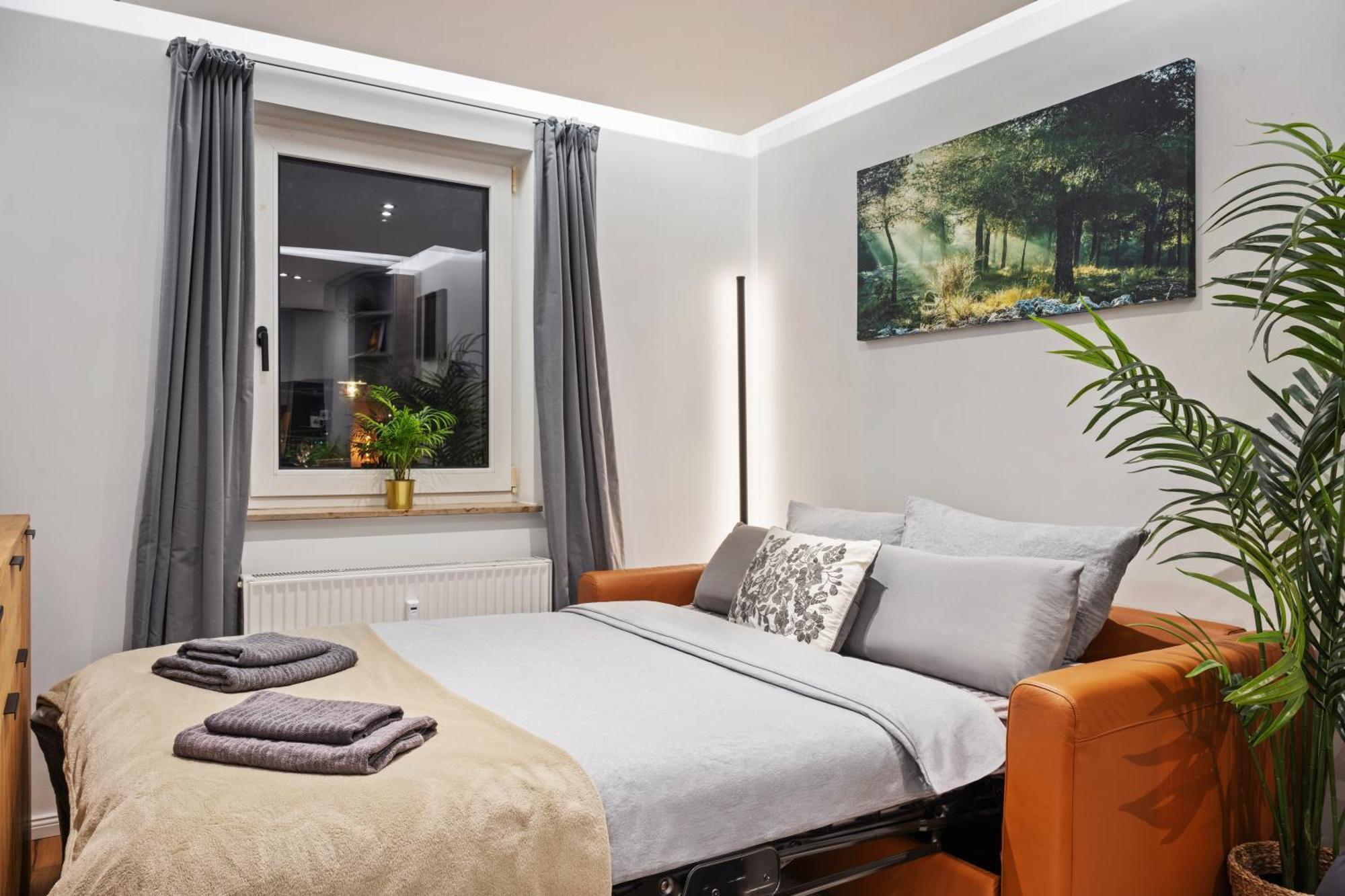 Edler Wohnraum Noble Stadtoase Mit Boxspringbett, Kaffeevollautomat, Lift & Parkplatz Chemnitz Ngoại thất bức ảnh