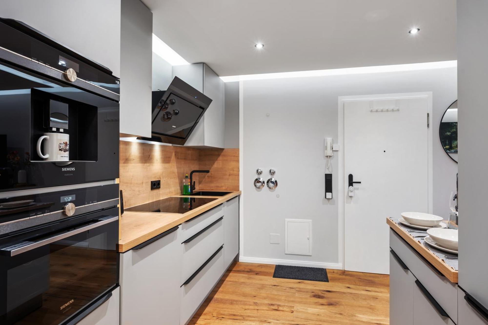 Edler Wohnraum Noble Stadtoase Mit Boxspringbett, Kaffeevollautomat, Lift & Parkplatz Chemnitz Ngoại thất bức ảnh
